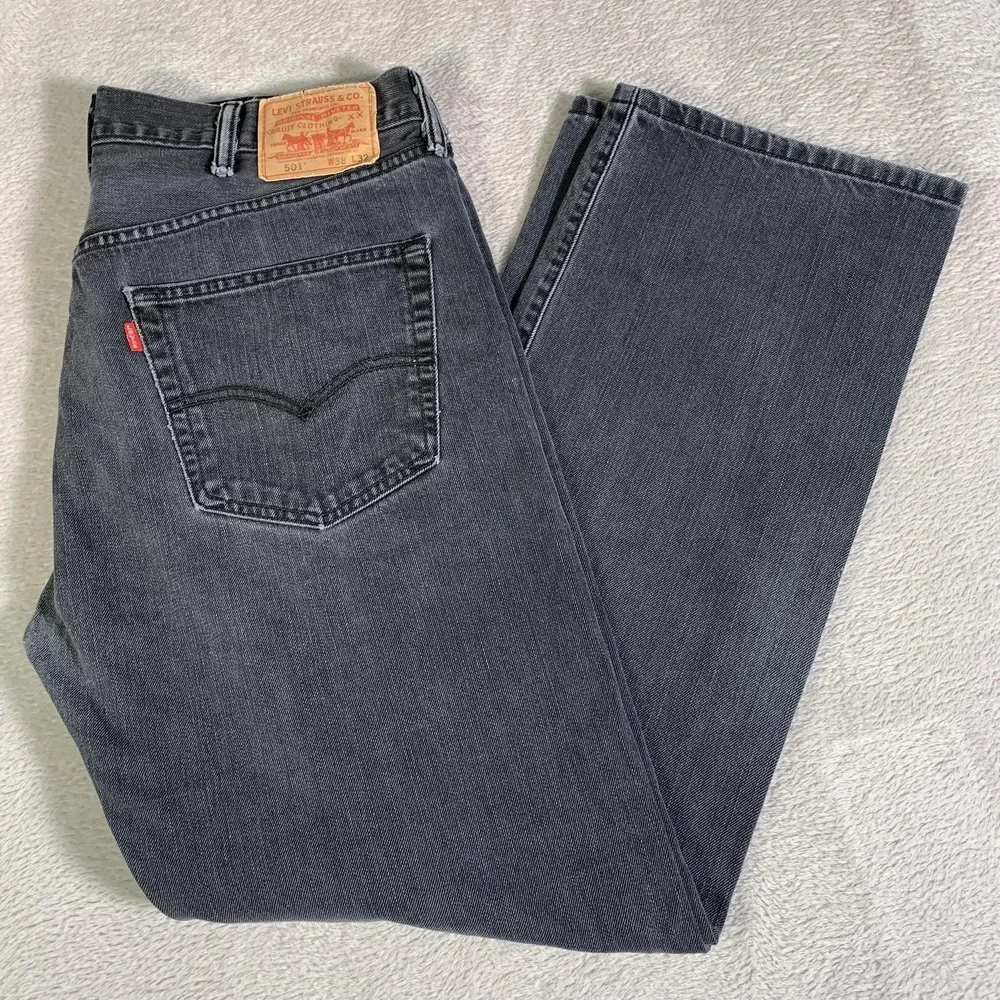 Vintage Levis 501 Jeans Mens 38x32 Gray Medium Wash Straight Cotton Button Fly